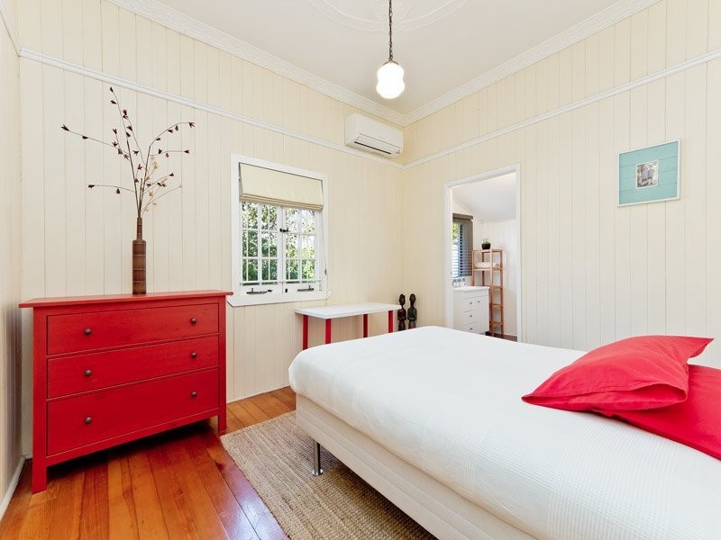 15 Theale Terrace, Ashgrove QLD 4060