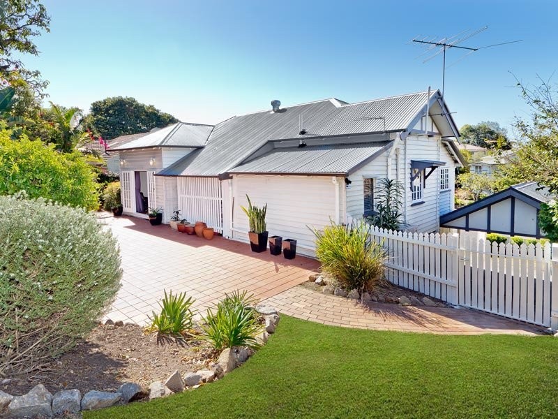 15 Theale Terrace, Ashgrove QLD 4060