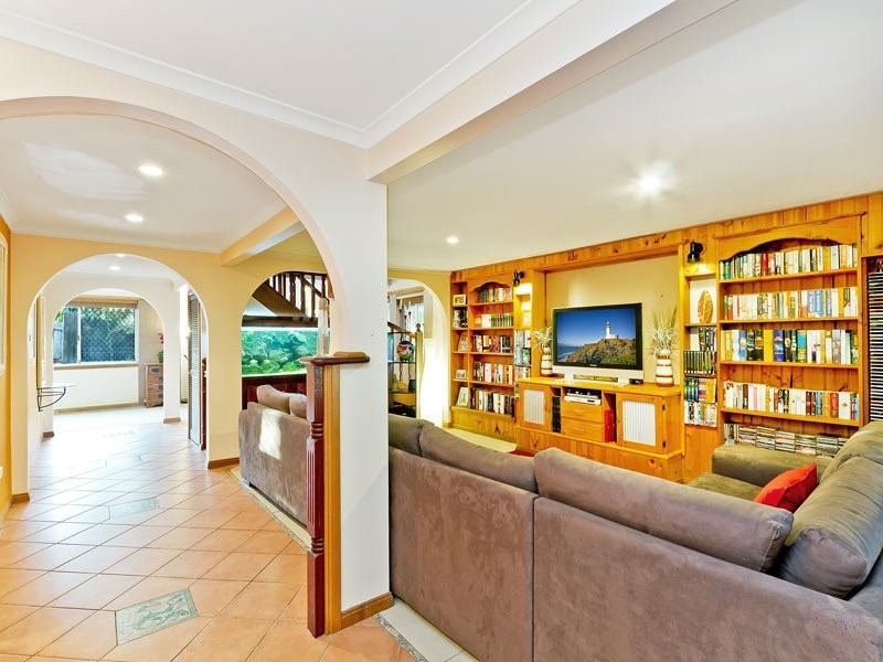 10 Tarnee Street, Ferny Hills QLD 4055