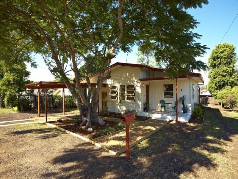 11 Trumpy Street, Silkstone QLD 4304