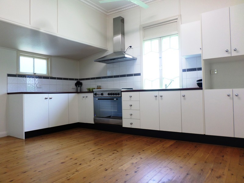 94 Downs Street, North Ipswich QLD 4305