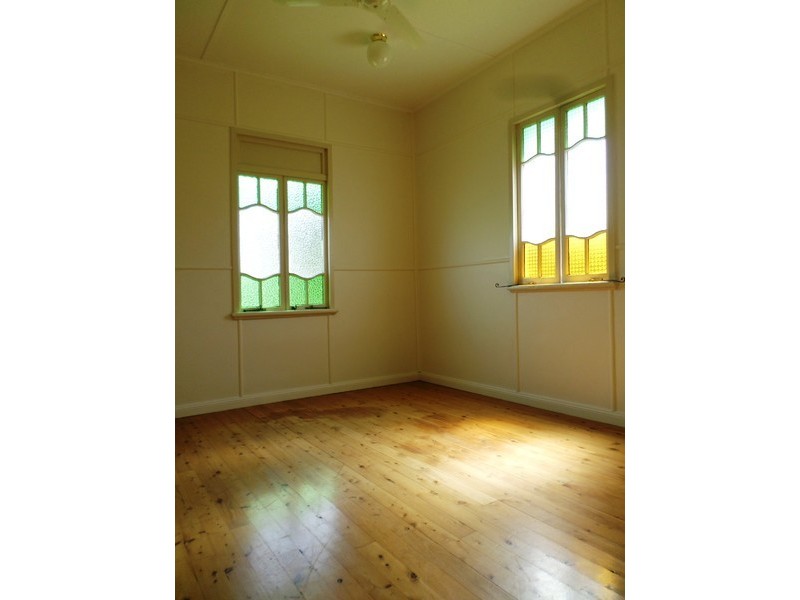 94 Downs Street, North Ipswich QLD 4305