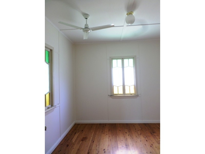 94 Downs Street, North Ipswich QLD 4305