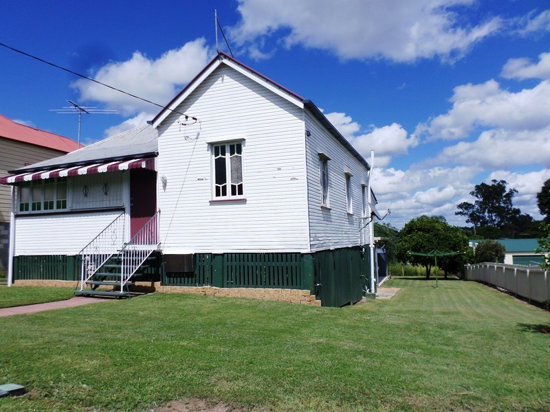 94 Downs Street, North Ipswich QLD 4305