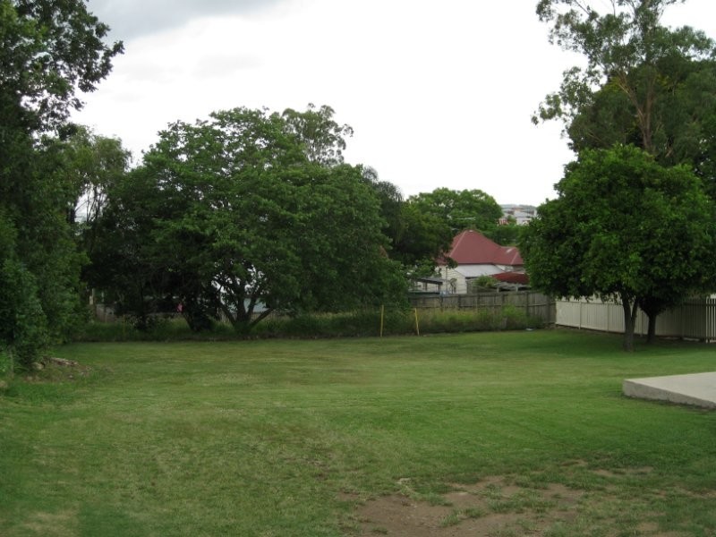 94 Downs Street, North Ipswich QLD 4305