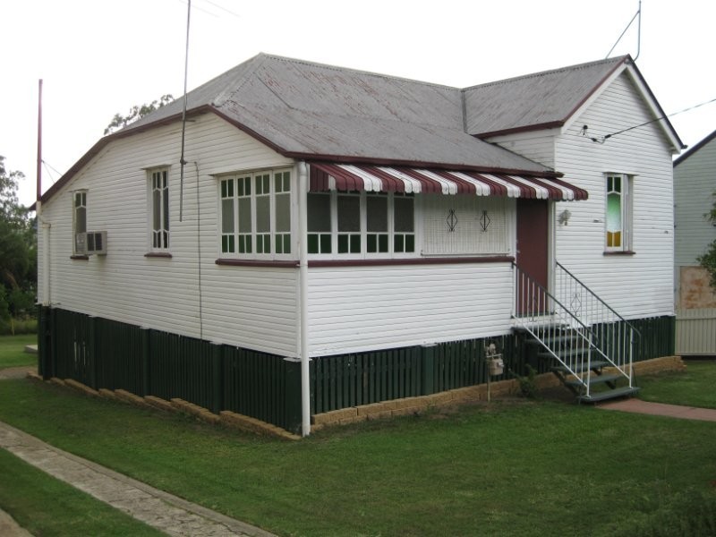 94 Downs Street, North Ipswich QLD 4305