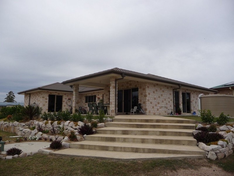 6 Thompson Court, Kensington Grove QLD 4341