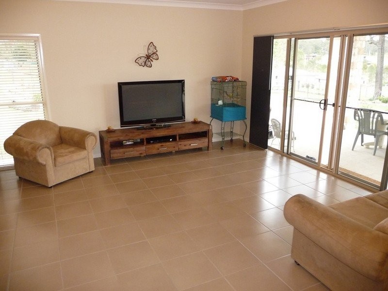 6 Thompson Court, Kensington Grove QLD 4341