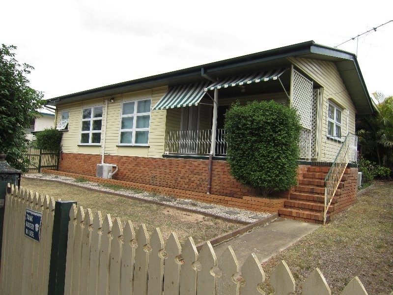 24 Blaxland Street, Eastern Heights QLD 4305