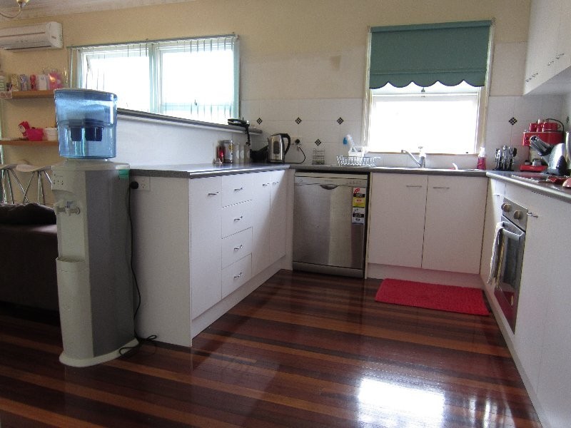 24 Blaxland Street, Eastern Heights QLD 4305