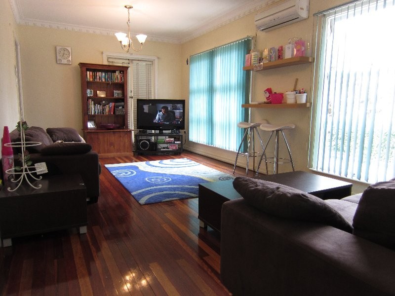 24 Blaxland Street, Eastern Heights QLD 4305