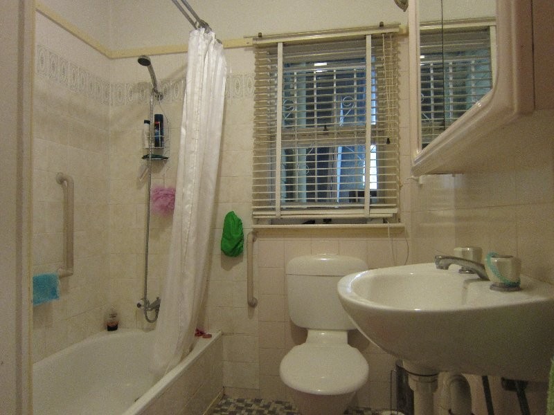 24 Blaxland Street, Eastern Heights QLD 4305