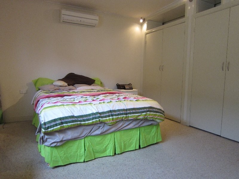 24 Blaxland Street, Eastern Heights QLD 4305