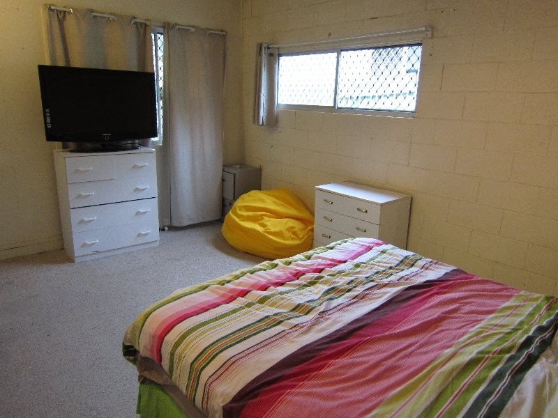 24 Blaxland Street, Eastern Heights QLD 4305