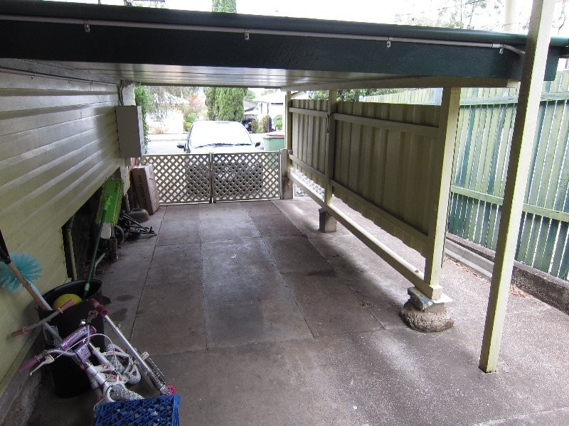 24 Blaxland Street, Eastern Heights QLD 4305