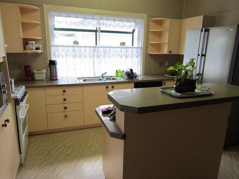 11 Spengler Street, East Ipswich QLD 4305