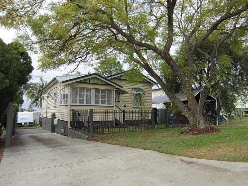 4 Cramb Street, Eastern Heights QLD 4305