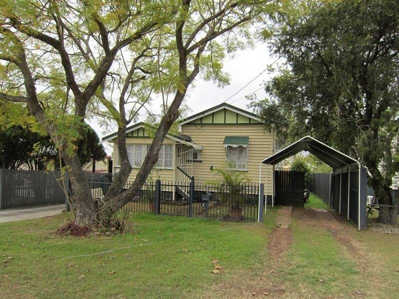 4 Cramb Street, Eastern Heights QLD 4305