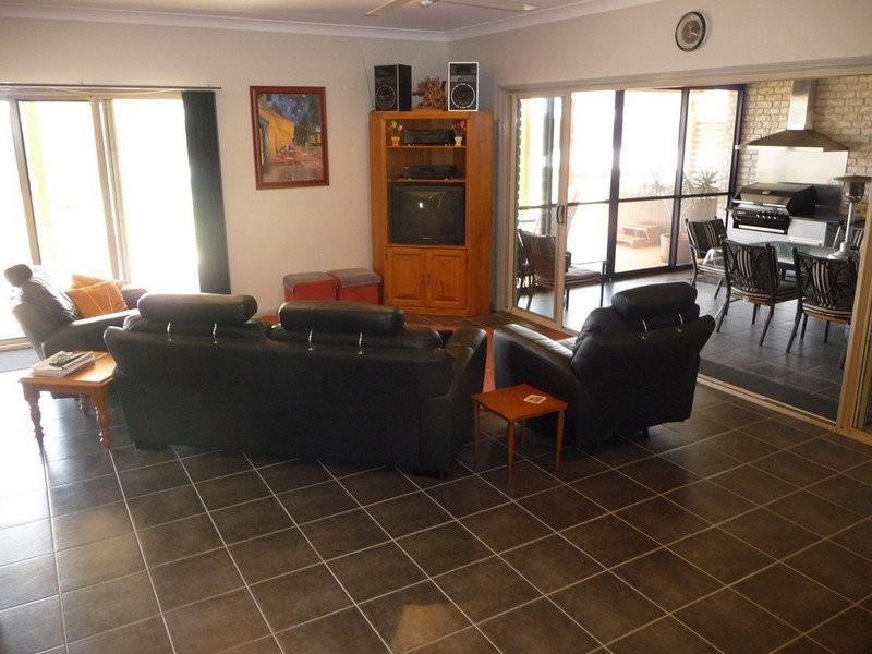 26 Loder Road, Thagoona QLD 4306