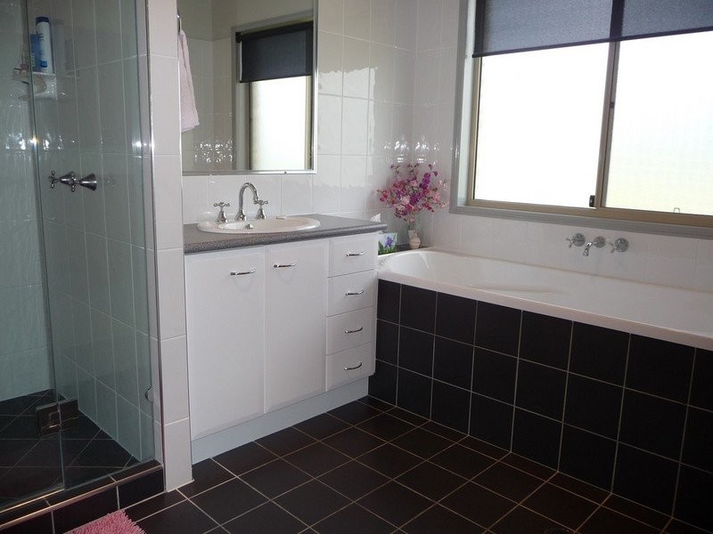 26 Loder Road, Thagoona QLD 4306