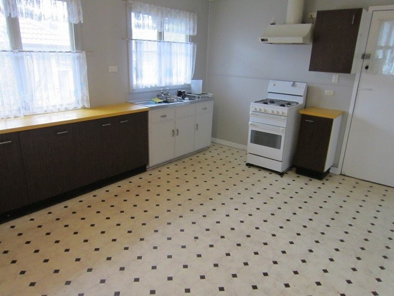 15 Avon Street, Leichhardt QLD 4305