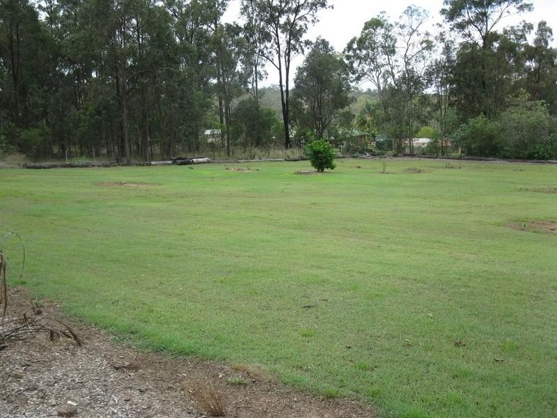 77 Velvet Street, Pine Mountain QLD 4306