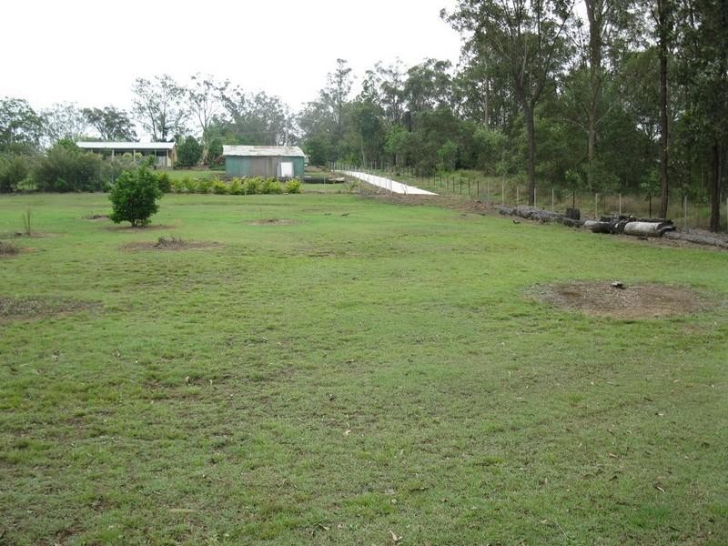 77 Velvet Street, Pine Mountain QLD 4306