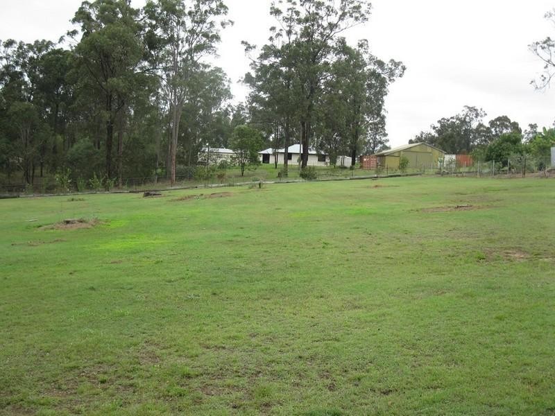 77 Velvet Street, Pine Mountain QLD 4306
