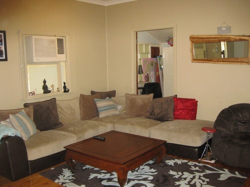 1 Galah Street, Churchill QLD 4305