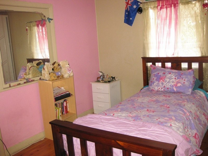 1 Galah Street, Churchill QLD 4305