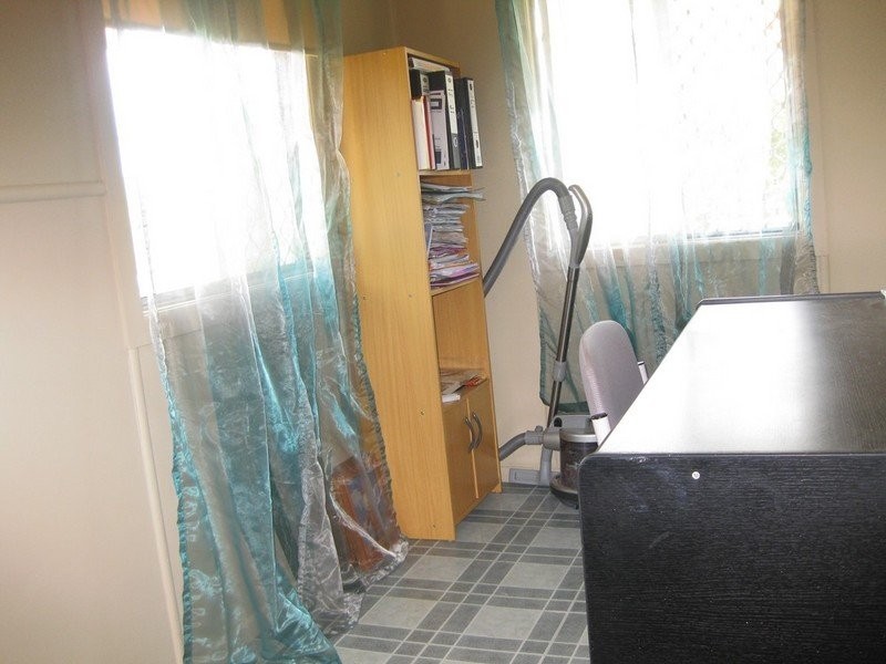 1 Galah Street, Churchill QLD 4305