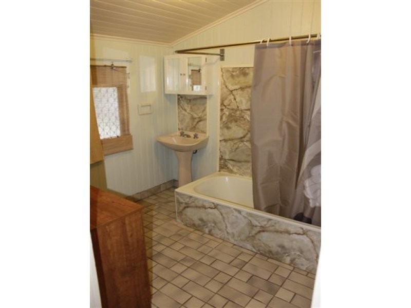 1 Galah Street, Churchill QLD 4305