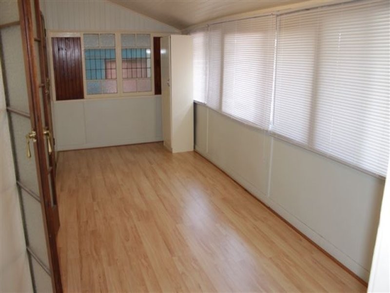 1 Galah Street, Churchill QLD 4305