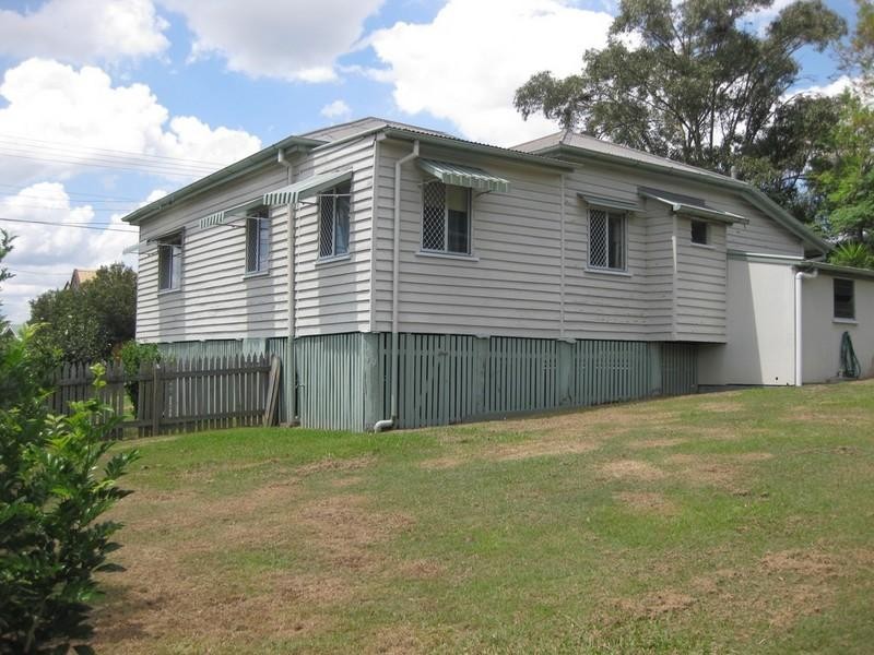 1 Galah Street, Churchill QLD 4305