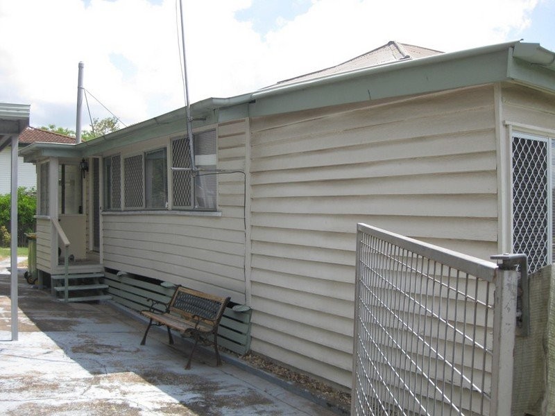 1 Galah Street, Churchill QLD 4305