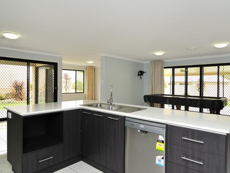 2 Piccadilly Court, Deebing Heights QLD 4306