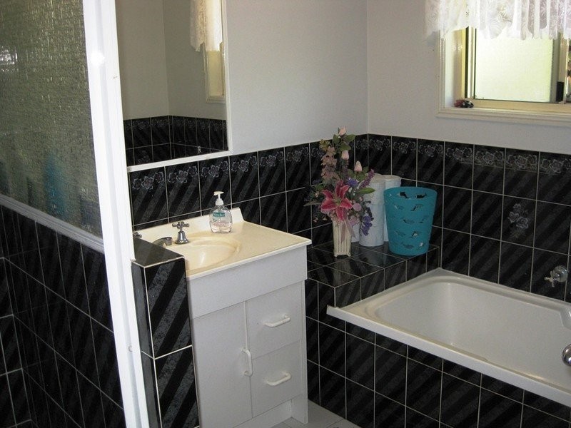 5 Noric Court, Yamanto QLD 4305