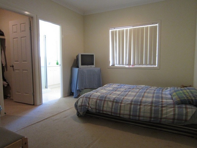 18 Harrison Grove, Deebing Heights QLD 4306