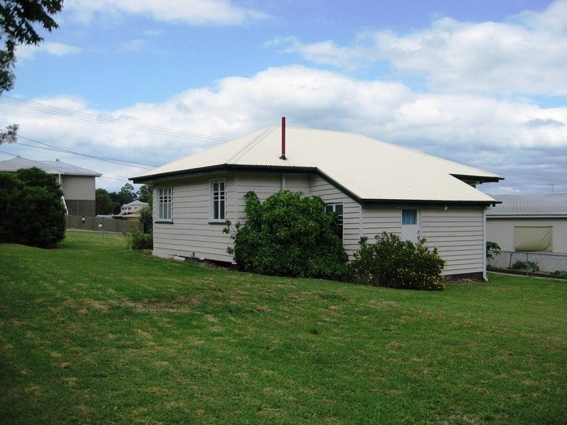 23 Morris Street, Silkstone QLD 4304