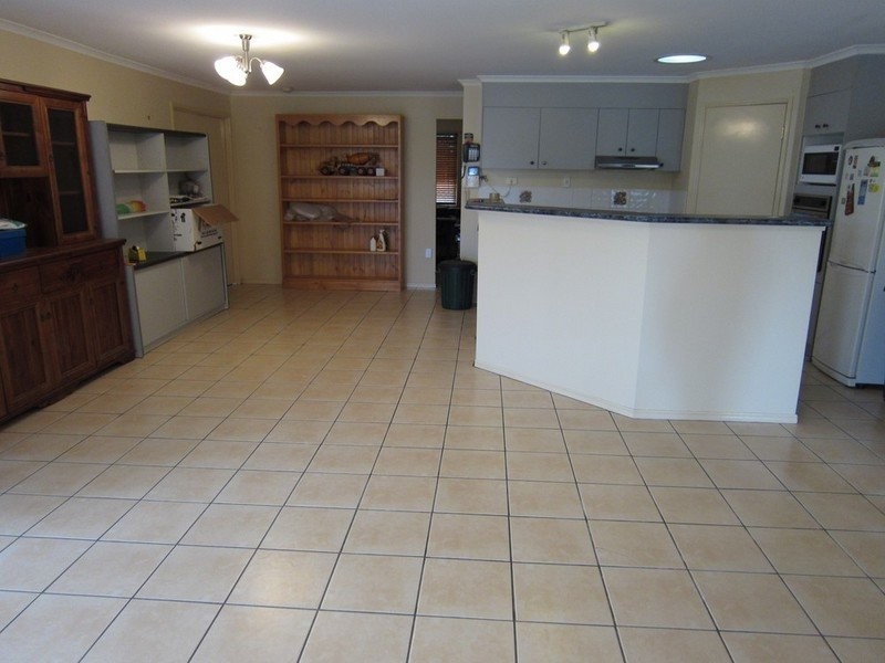 16 Toft Drive, Raceview QLD 4305