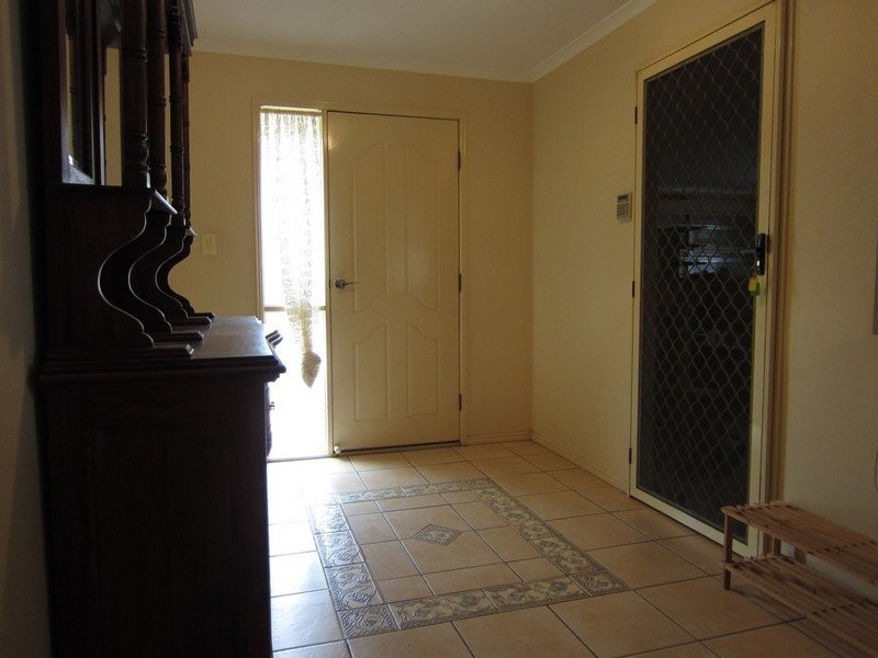 16 Toft Drive, Raceview QLD 4305