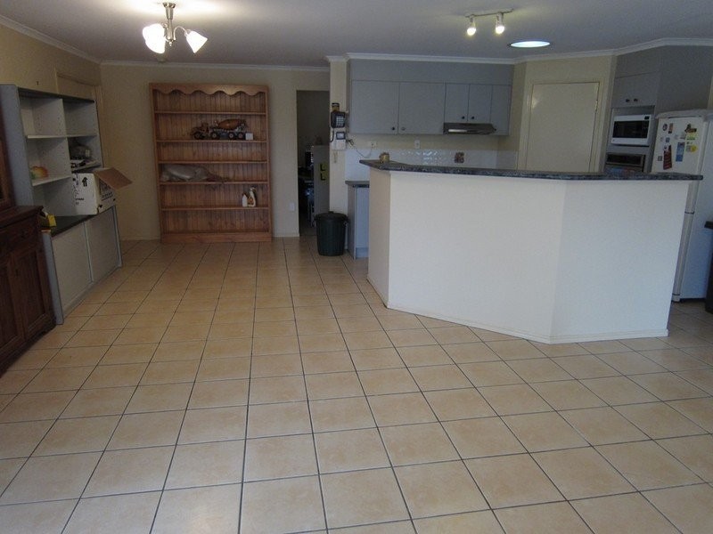 16 Toft Drive, Raceview QLD 4305