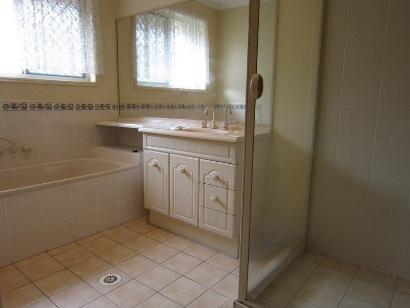 16 Toft Drive, Raceview QLD 4305