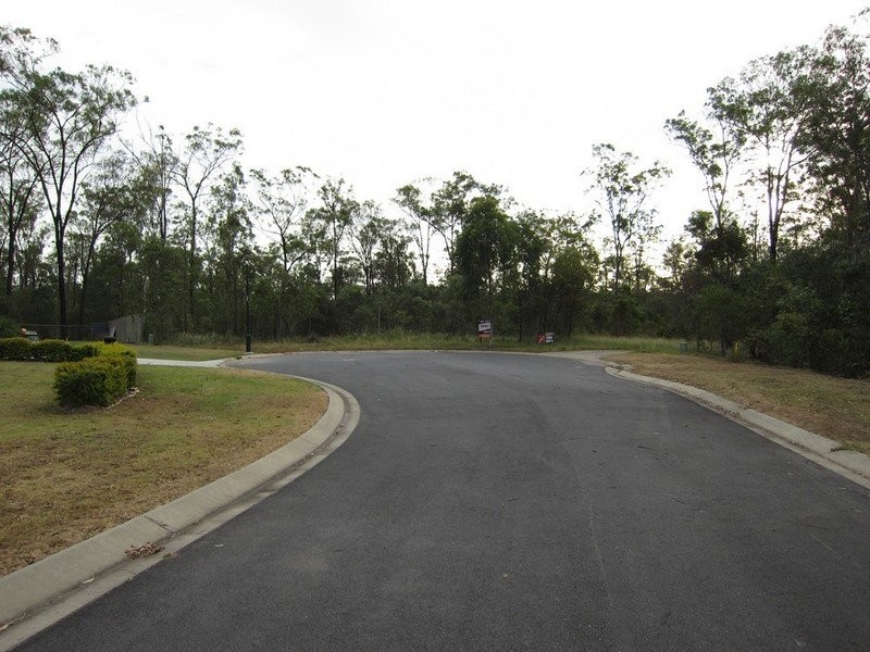 18 Pinot Place, Pine Mountain QLD 4306