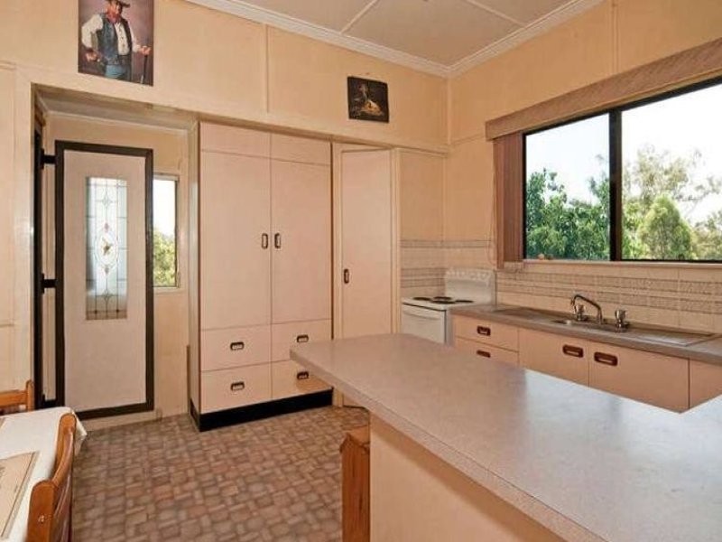 39 Lobb Street, Churchill QLD 4305