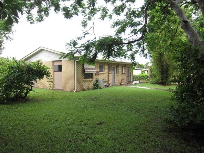 8 Barnes Court, Silkstone QLD 4304