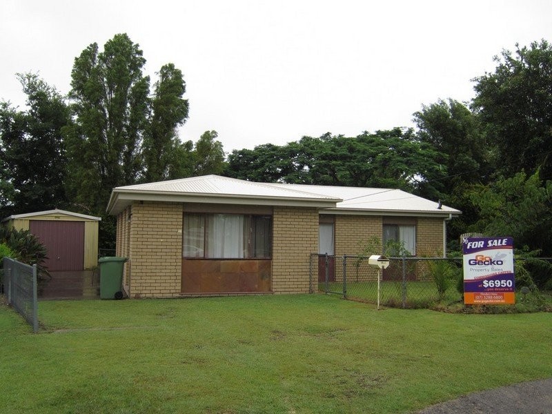 8 Barnes Court, Silkstone QLD 4304