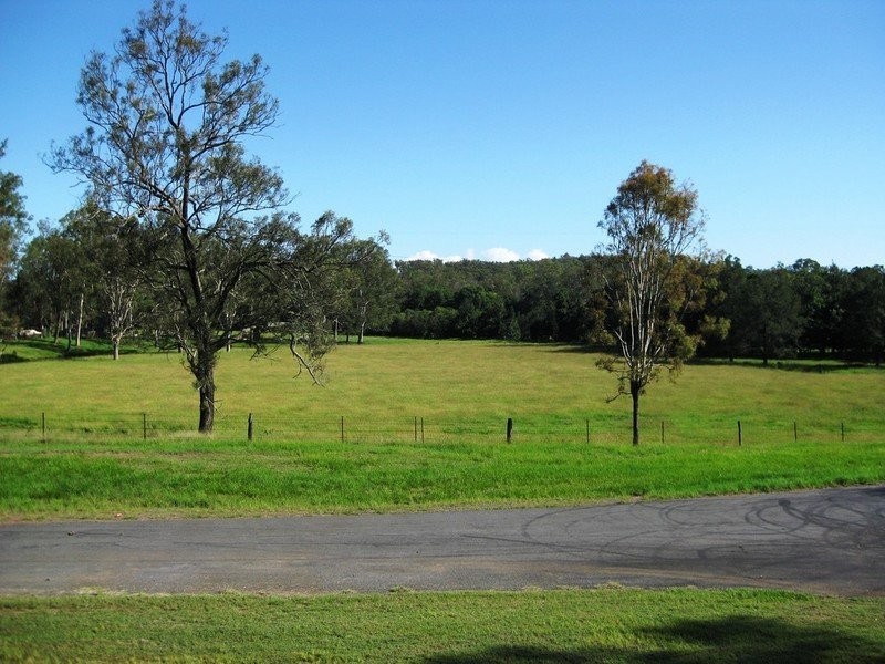 41 East Owen Street, Raceview QLD 4305