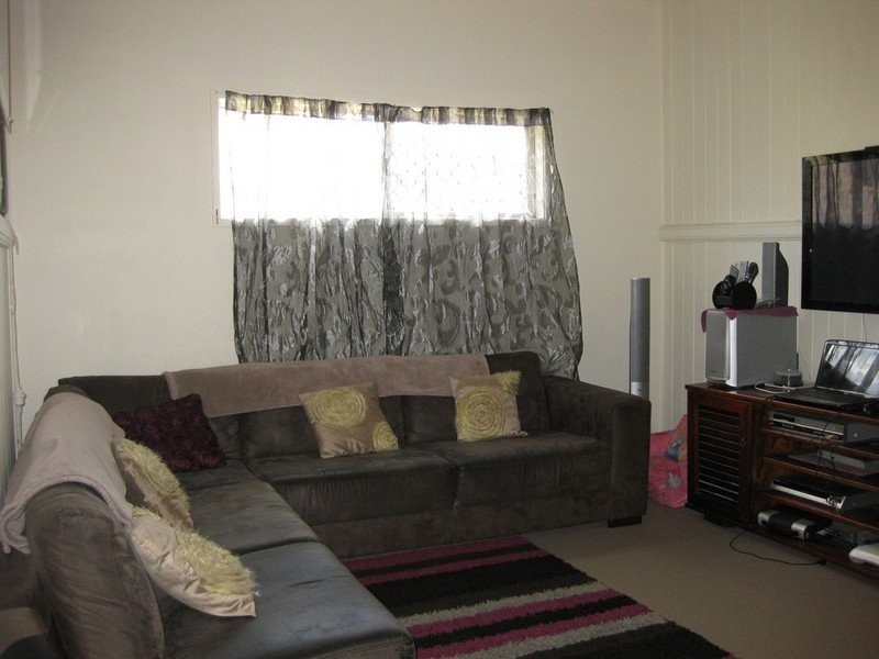 6 Teape Street, Silkstone QLD 4304