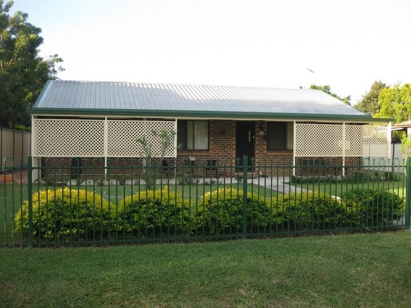 9 Kingsley Street, Walloon QLD 4306